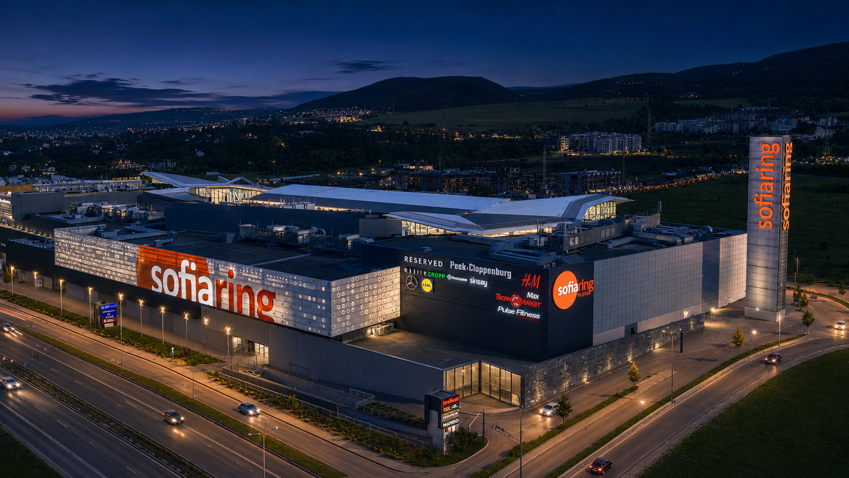 Sofia Ring Mall от птичи поглед нощем